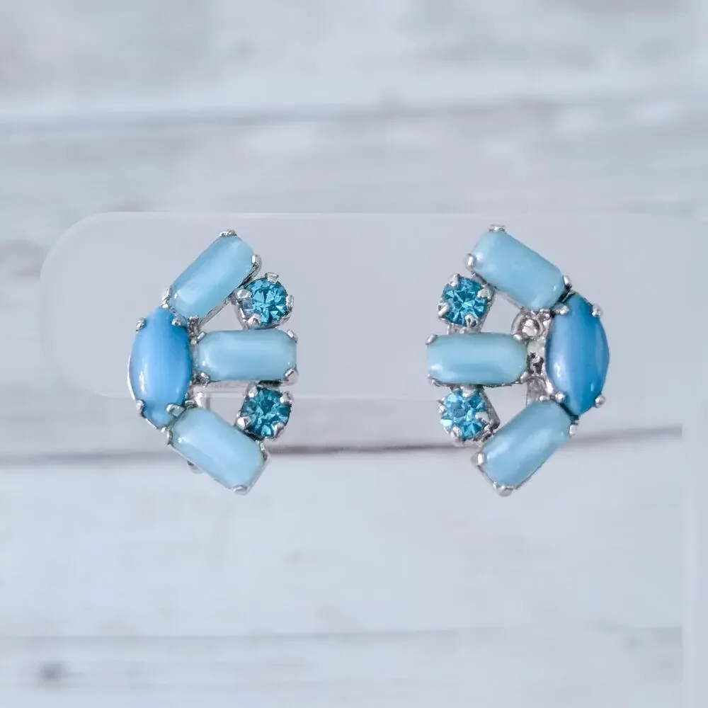 Vintage Screw On Earrings Bright Blue  Really Pretty Regal
